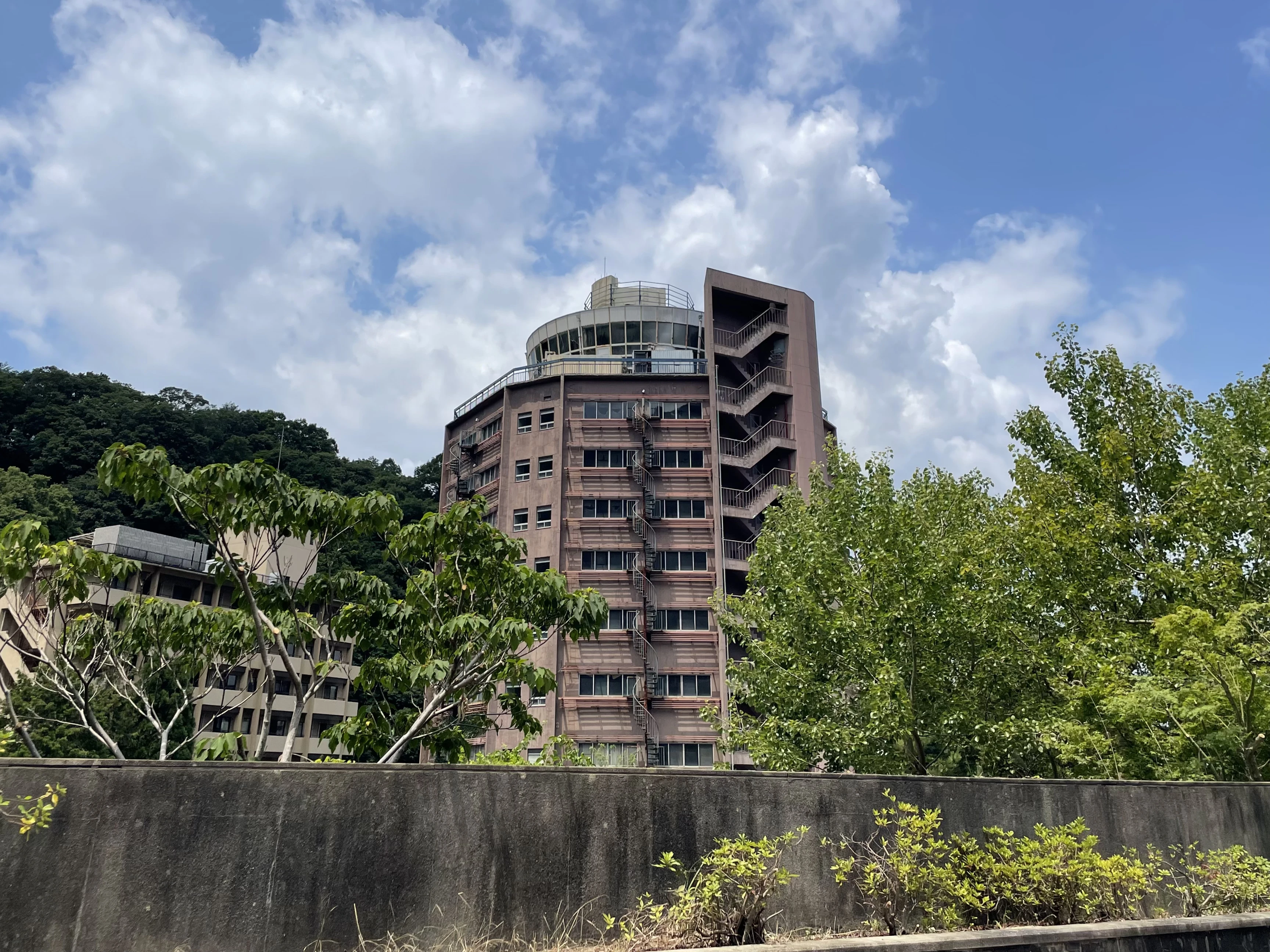 有馬温泉街の大きな建物